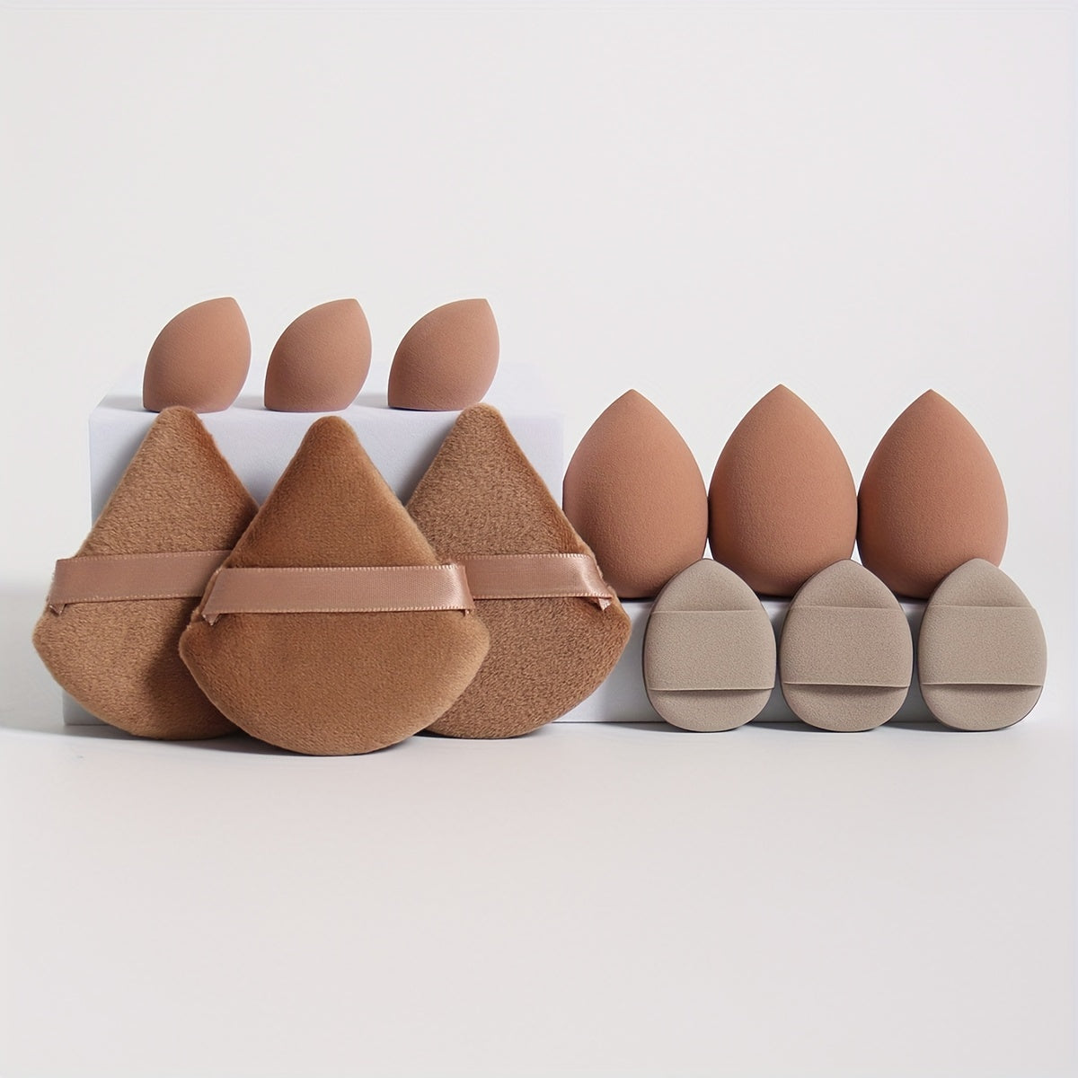 Coffret de 12 Éponges de Maquillage Polyvalentes – 3 Poudriers, 3 Mini Coussinets, 3 Beauty Blenders et 3 Mini Beauty Blenders