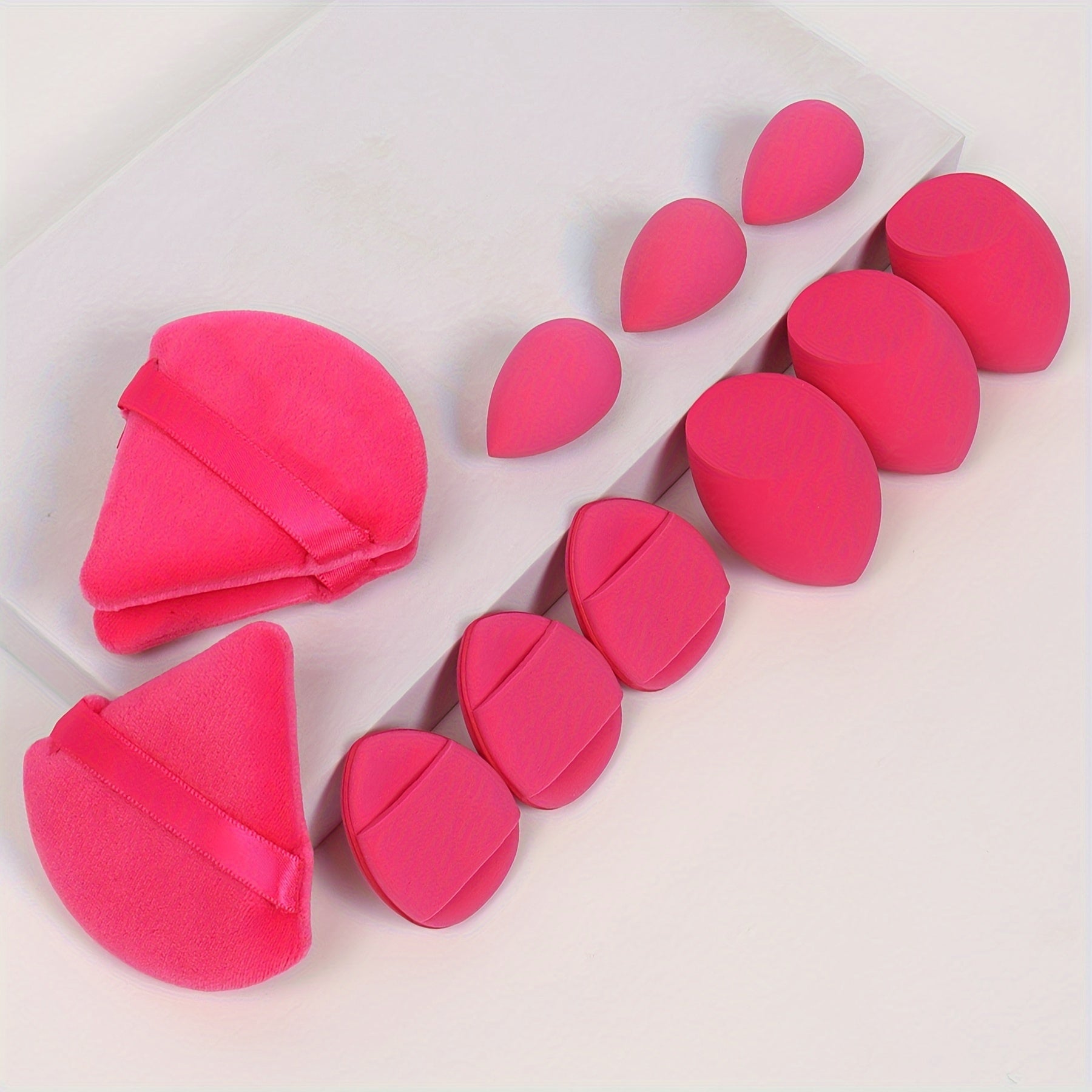 Coffret de 12 Éponges de Maquillage Polyvalentes – 3 Poudriers, 3 Mini Coussinets, 3 Beauty Blenders et 3 Mini Beauty Blenders