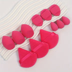 Coffret de 12 Éponges de Maquillage Polyvalentes – 3 Poudriers, 3 Mini Coussinets, 3 Beauty Blenders et 3 Mini Beauty Blenders