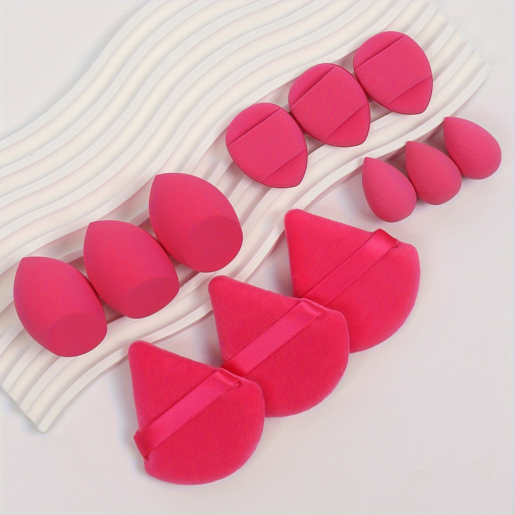Coffret de 12 Éponges de Maquillage Polyvalentes – 3 Poudriers, 3 Mini Coussinets, 3 Beauty Blenders et 3 Mini Beauty Blenders